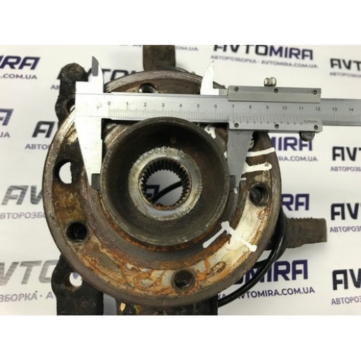 Ступица передняя левая 33 зуба Opel Astra H 2004-2010 13231678